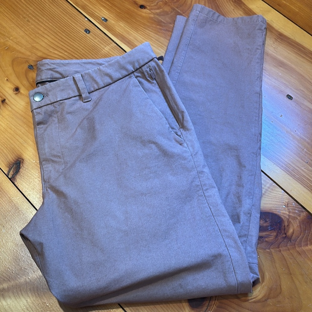 lululemon athletica Men's Chinos in Brown